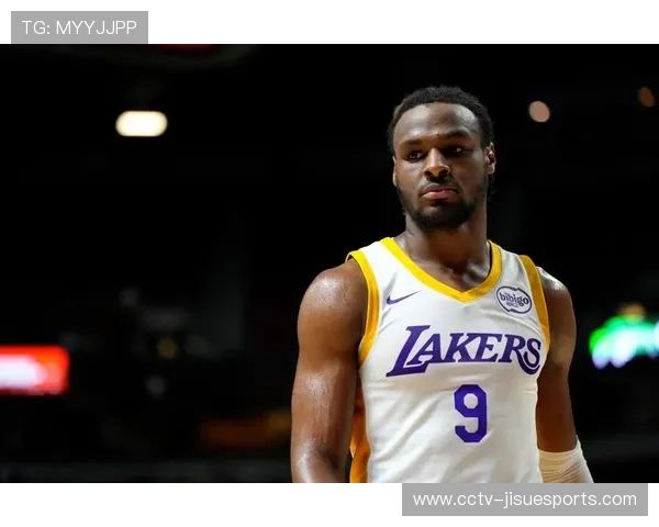 科莫金身破防却仍获积极评价，整体表现赢得认可