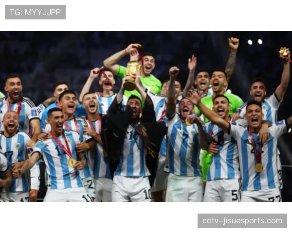 从更衣室到领奖台：记录阿根廷队夺冠后的90分钟